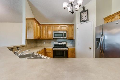 1236 Sierra Blanca Dr, Burleson, TX 76028-6843