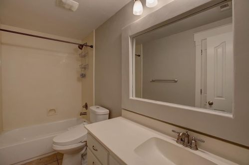 2006 Main St, Georgetown TX 78626-5047 exterior