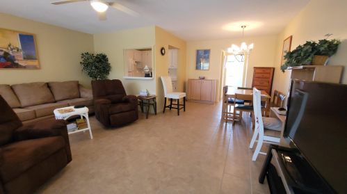 218 Cambridge I, West Palm Beach, FL 33417-1332