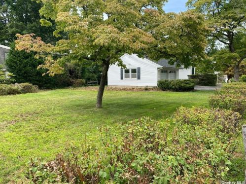 7 Lincoln Ave, Muttontown, NY 11545-1521
