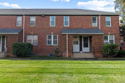 42 Virginia Ave, Bridgeport, CT 06610-1506