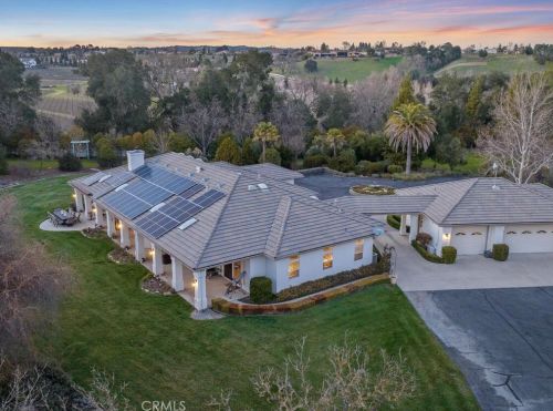 1440 Ridge Rd, Templeton CA  93465-9303 exterior