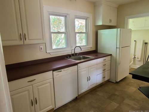31 Hutchinson St, Waterbury CT  06708-4512 exterior