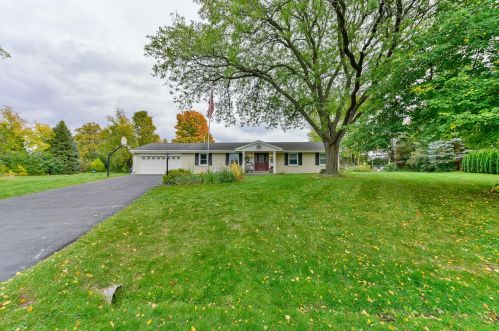 20635 Van Winkle Ct, Waukesha, WI 53186-3066