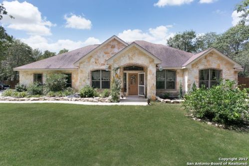 561 Rose Branch Dr, Lavernia, TX 78121-4767