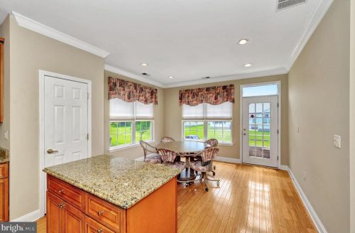 24 Chamber Ln, Columbus NJ  08022-2313 exterior