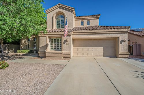 6798 Amigo Dr, Glendale, AZ 85308-8922