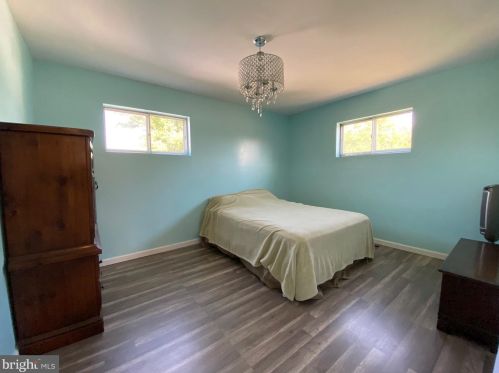 241 Capital Dr, West Deptford NJ  08051-1247 exterior