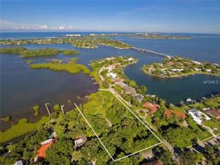 3900 Red Rock Way, Sarasota, FL 34231-3545