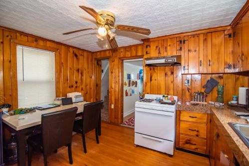 23 Bowers St, Nashua NH  03060-3904 exterior
