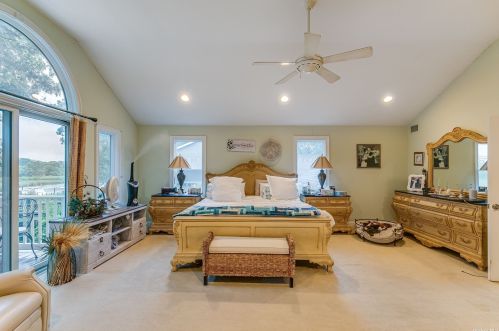 49 Crystal Beach Blvd, Moriches NY  11955-1909 exterior