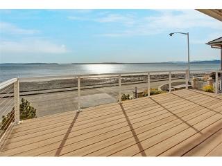 3436 Beach Dr, Seattle WA  98116-2617 exterior