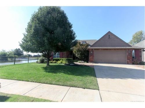 12046 98th East Ave, Bixby OK  74008-2555 exterior