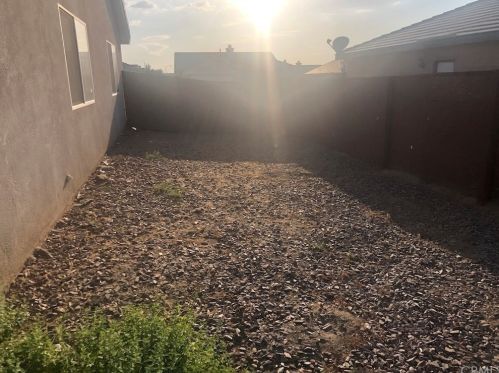 13773 Brynwood St, Victorville CA  92392-7921 exterior