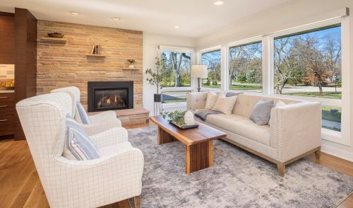1501 Larkspur Ln, Milwaukee, WI 53217-2122