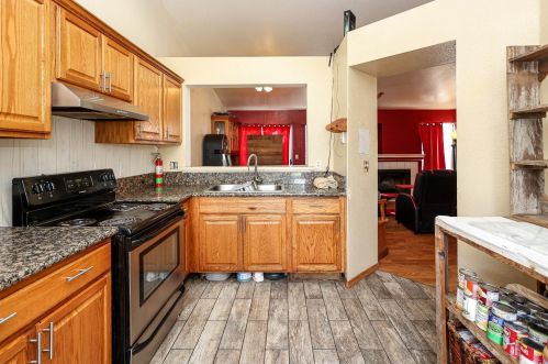 1011 Grackle Ct, Newman CA  95360-1861 exterior