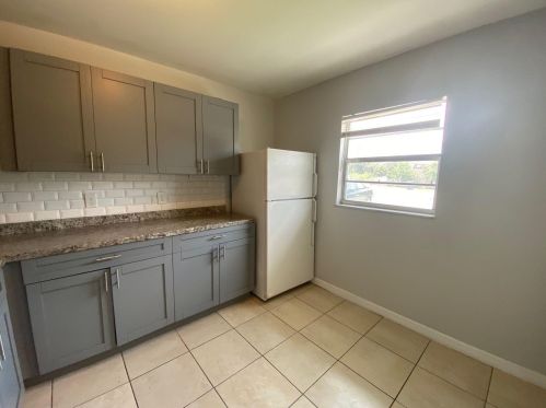 3208 Louisiana Ave, Fort Pierce, FL 34947-7272