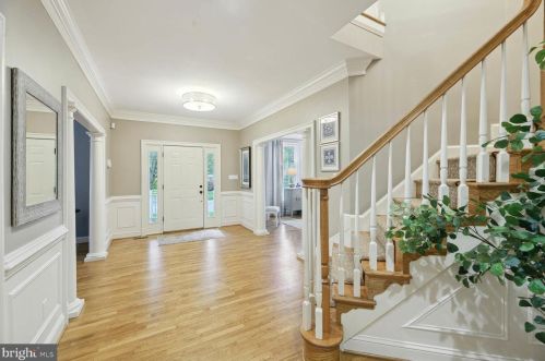 610 Poplar Dr, Falls Church VA  22046-2838 exterior