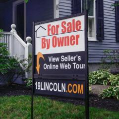 19 Lincoln Ave, Pittsford, NY 14534-1907