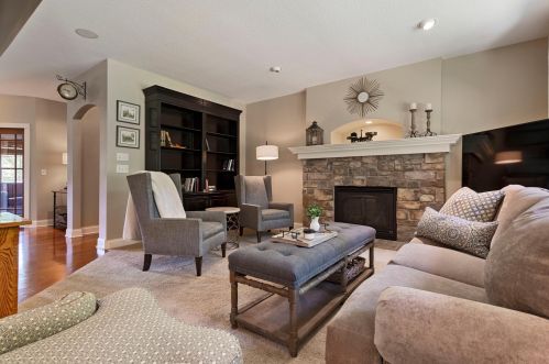 746 Regal Ridge Cir, Hudson, WI 54016