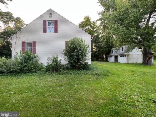 135 Columbus Jobstown Rd, Columbus NJ  08022-1325 exterior