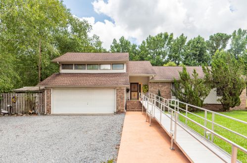 132 Hutto St, Harleyville, SC 29448-3907