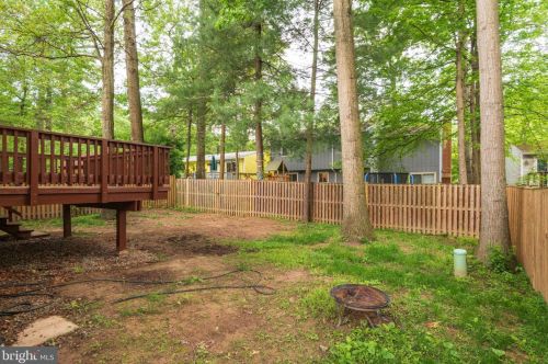 2308 Whitetail Ct, Herndon VA  20191-3018 exterior