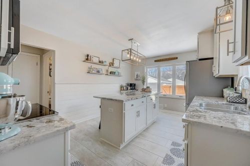 3316 Honey Creek Dr, Milwaukee WI  53219-3911 exterior