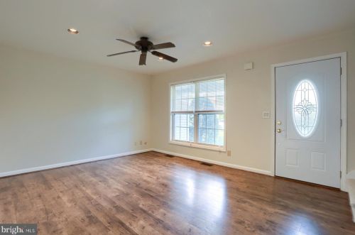 61 Southmont Dr, West Enola, PA 17025-2670