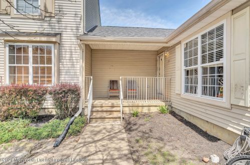156 Marion Ct, Lakewood, NJ 08701-4646