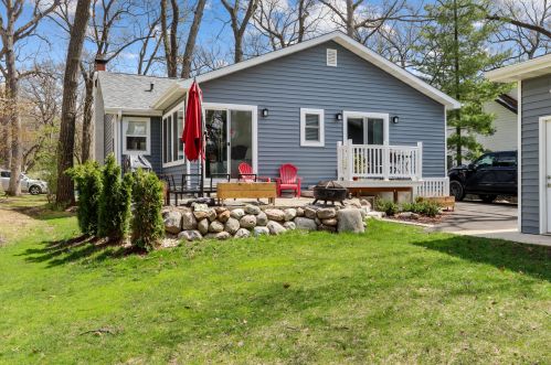 16 Humboldt Pkwy, Williams Bay, WI 53191-9797