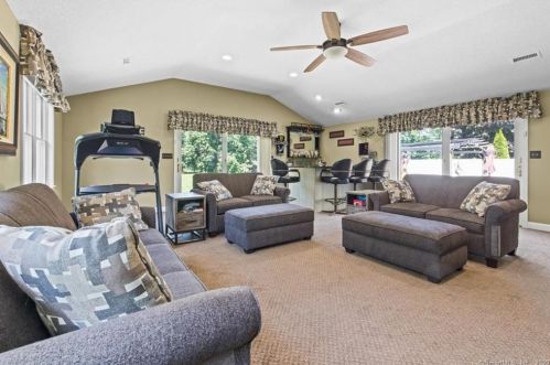 309 Pilgrim Ln, Southington CT  06489-1328 exterior