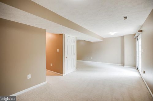 6249 Oakland Dr, Woodbridge VA  22193-7017 exterior