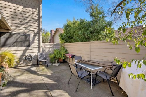 954 Cross St, Woodland CA  95695-4128 exterior