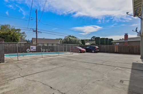 1976 Harris Ave, San Jose CA 95124-1018 exterior