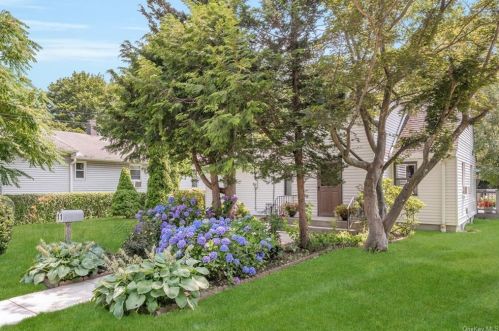 11 Francis Pl, Pleasantville, NY 10570-3441