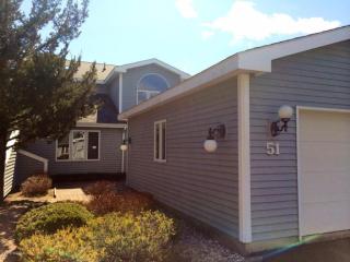 51 Cascade Ct, Glens Falls, NY 12804-1756