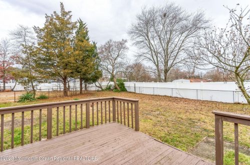 21 Maplewood Dr, Bricktown NJ  08723-3353 exterior