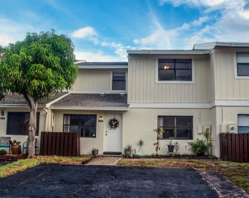 5339 Jog Ln, Delray Beach, FL 33484-6624