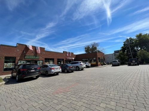 20 Shady Glen Ct, New Rochelle NY  10805-1840 exterior