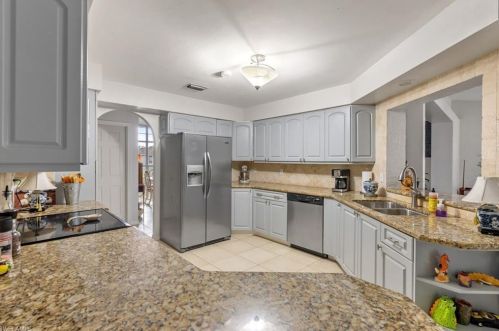 257 Kirtland Dr, Naples, FL 34110-1347