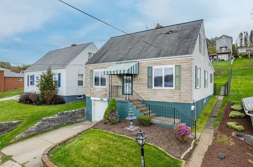 816 4th St, Jeannette, PA 15644-1432