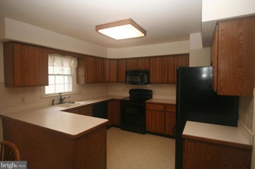 1312 Squire Dr, Prospectville, PA 19002-1516