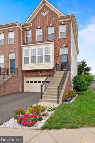 16350 Gangplank Ln, Woodbridge, VA 22191-6370