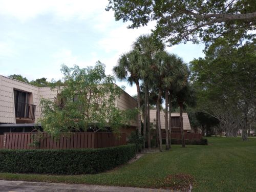 5742 57th Way, West Palm Beach, FL 33409-7117