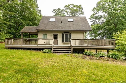 78 Osga Ln, Norwich, CT 06351-8832