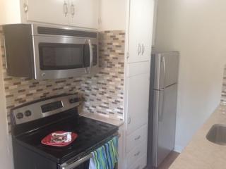 2090 Latham St, Mountain View CA  94040-2169 exterior