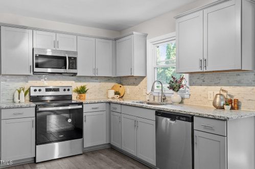 446 Spring Valley Dr, Burlington NC  27217-8737 exterior