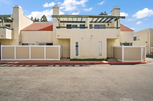 20296 Arrow Hwy, Covina, CA 91724-1132