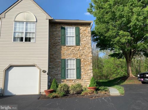 13 Oxford Ct, Norristown, PA 19403-1064